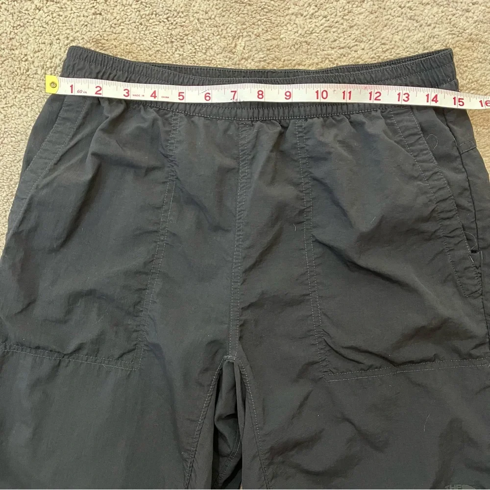 The North Face Mens Black Nylon Athletic Hiking Outdoor Sports Shorts Size Small